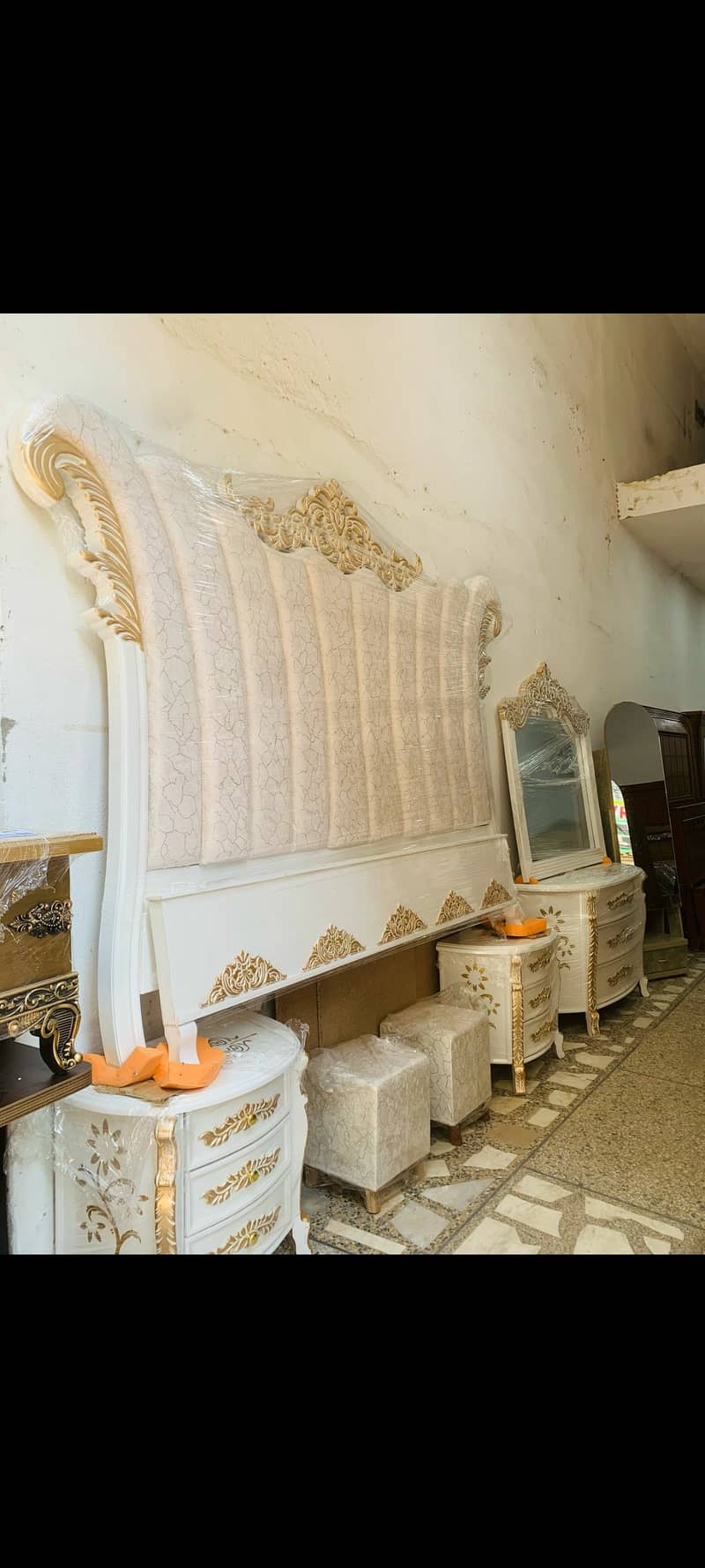 The best and latest version of deco bed in super glass finishing 0