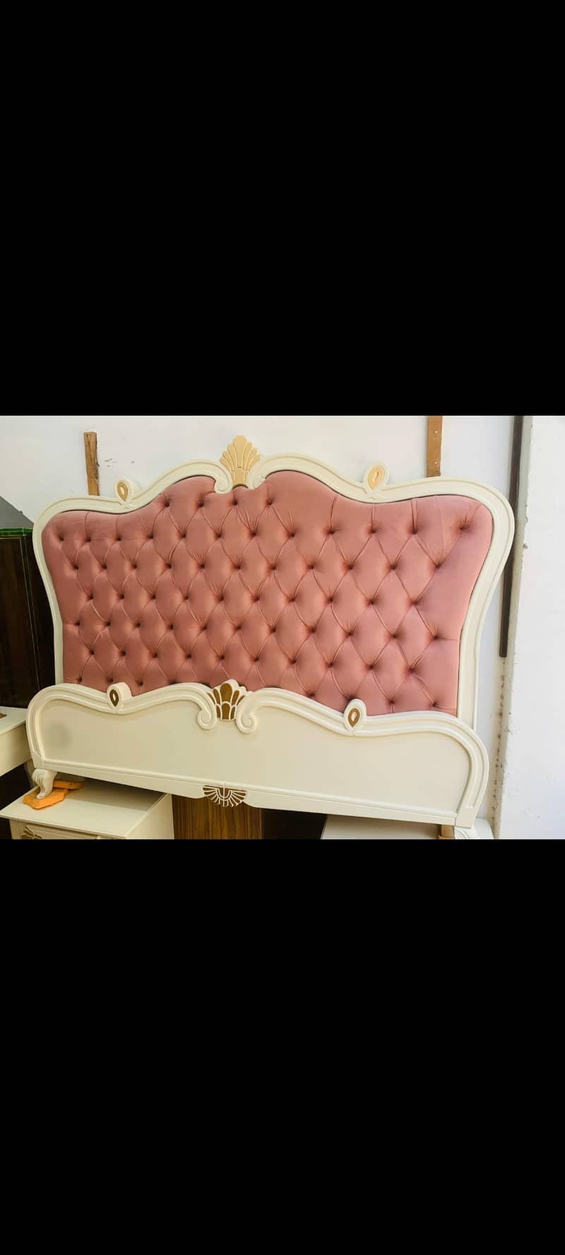 The best and latest version of deco bed in super glass finishing 2