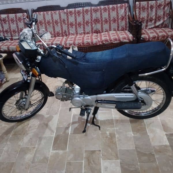 بہترین اوریجنل کنڈیشن میں صاف ستھرا 0