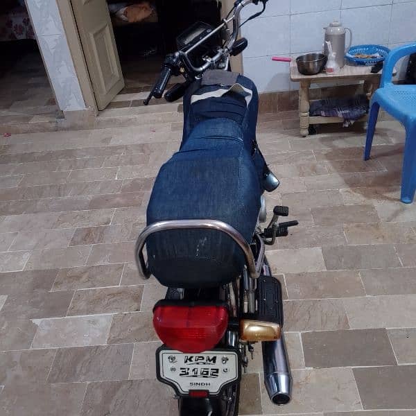بہترین اوریجنل کنڈیشن میں صاف ستھرا 4