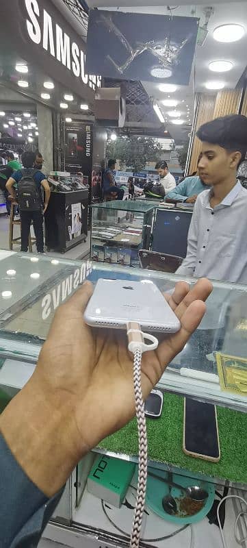 iPhone 8 plus 64gb jv pta opproved 2