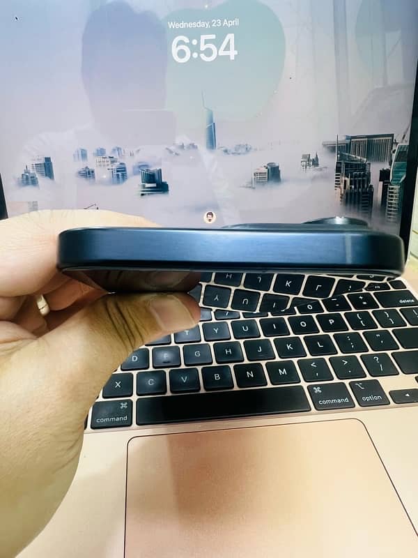 16 Pro Max 256 GB Non PTA Black 6