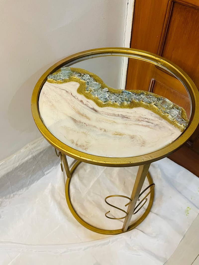 Handcrafted Resin Wooden Side Table – Unique Design 4