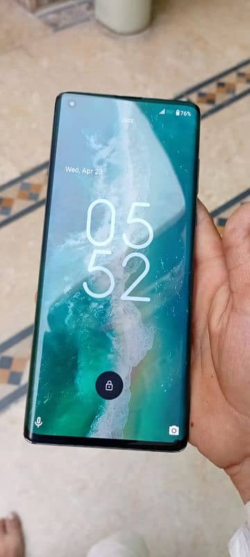 Motorola Edge Plus 0