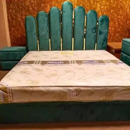 Bed / bed set / king size bed / double bed / poshish bed /side tables 3