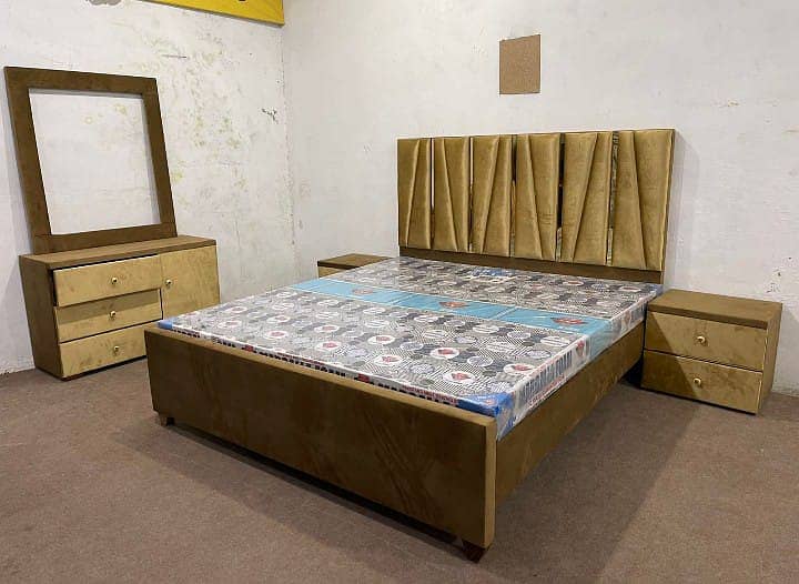 Bed / bed set / king size bed / double bed / poshish bed /side tables 4
