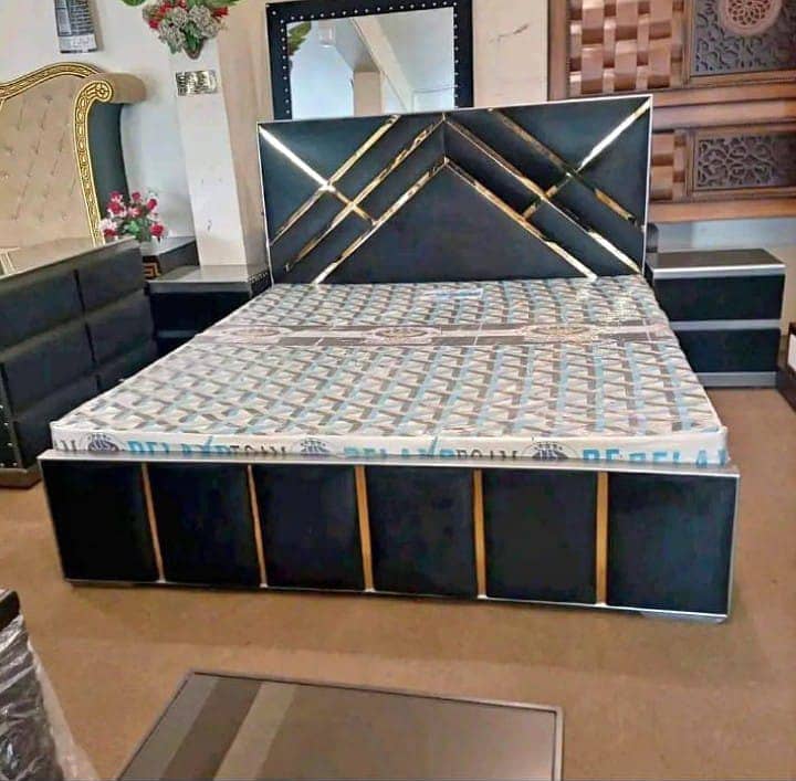 Bed / bed set / king size bed / double bed / poshish bed /side tables 14