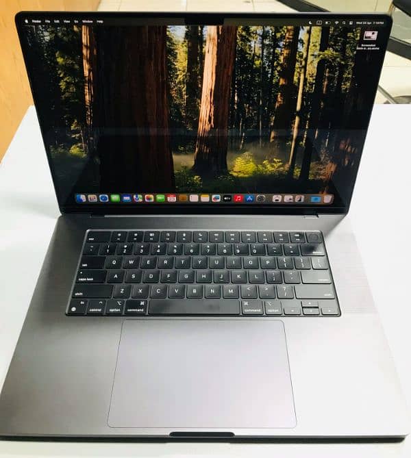 Macbook Pro M3 16" 0