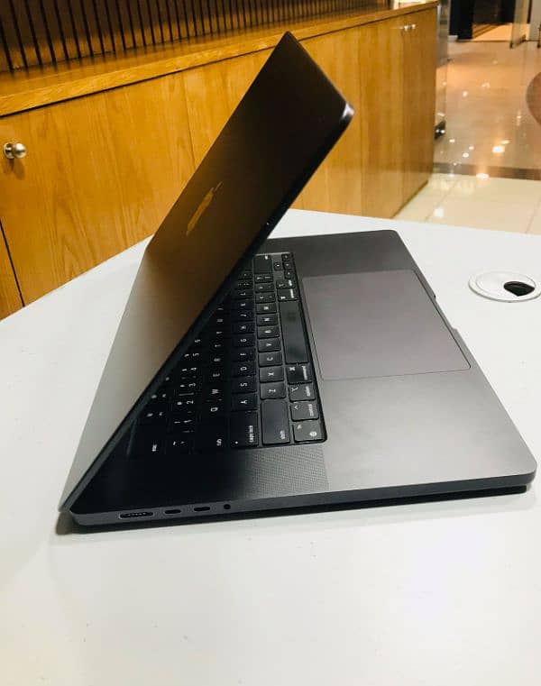 Macbook Pro M3 16" 2