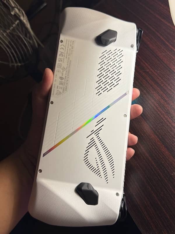 Asus ROG Ally Z1 Extreme Brand New - Box opened 10/10 condition 5