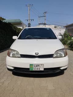 Toyota Platz 2001