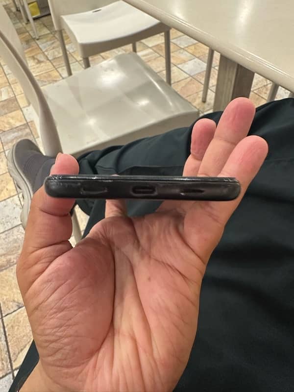 Google pixel 4a 5G 6/128 OFFICIAL PTA APPROVED 3