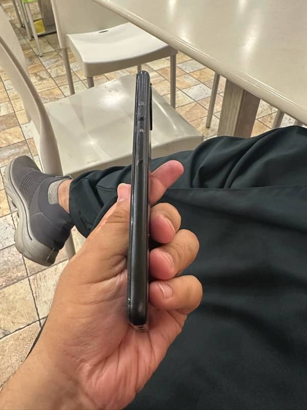 Google pixel 4a 5G 6/128 OFFICIAL PTA APPROVED 4