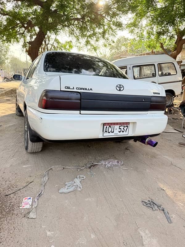 Toyota Corolla XE 2000 0
