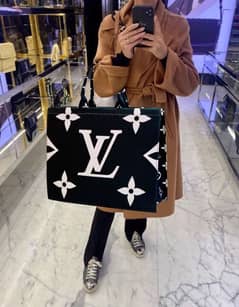 _*New Arrival*_  _*Louis Vuitton LV Tote Bag*_ _