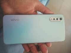 vivo 1907.4/128.10 by 10 condition.   finger print display