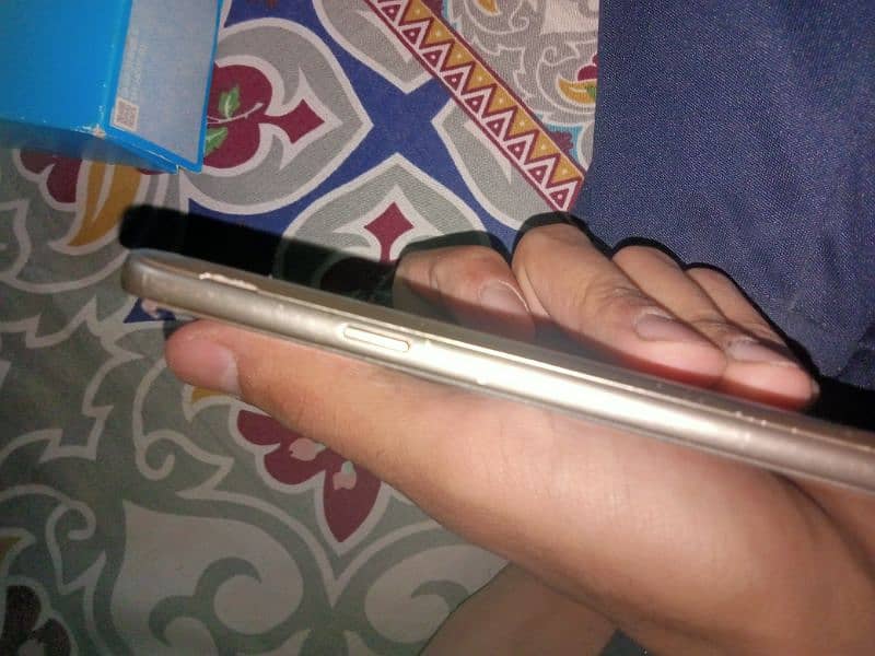 Samsung j4. import from Saudi Arabia 0