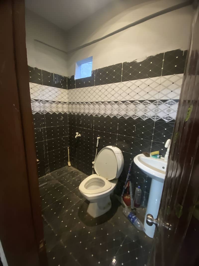 *FURNISHED OFFICE AVAILABLE FOR RENT* OFFICE JUST OPP AT BAITULMUKKARAM MASJID 2