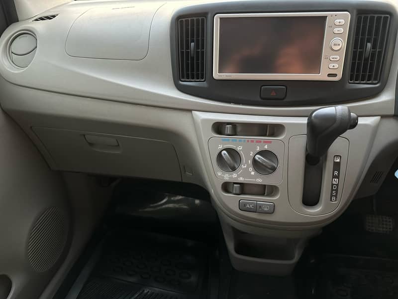 Daihatsu Mira 2016 10