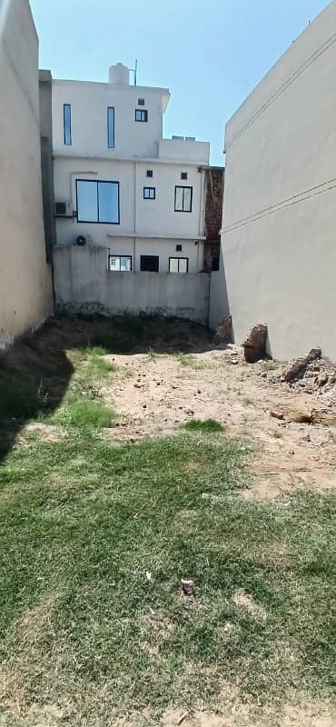 5 Marla Plot For Sale In Park View City Lahore. 0