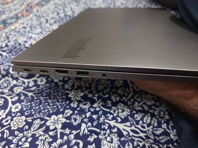 Lenovo thinkbook i3 11gen original box and charger slightly used 0