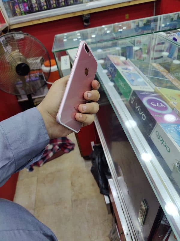 iphone 7+ 128gb pta Approved 1