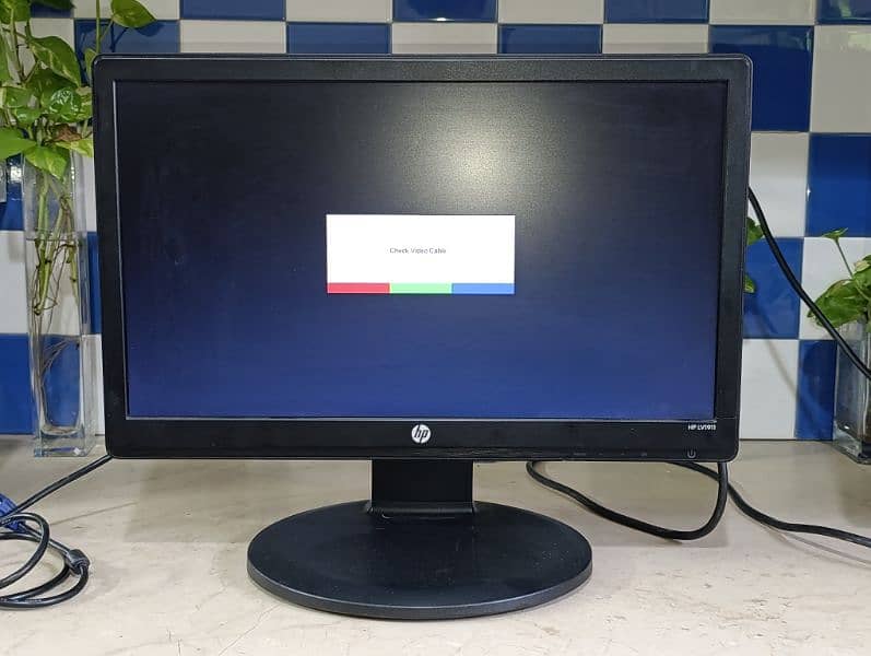 HP monitor 720p LCD 2
