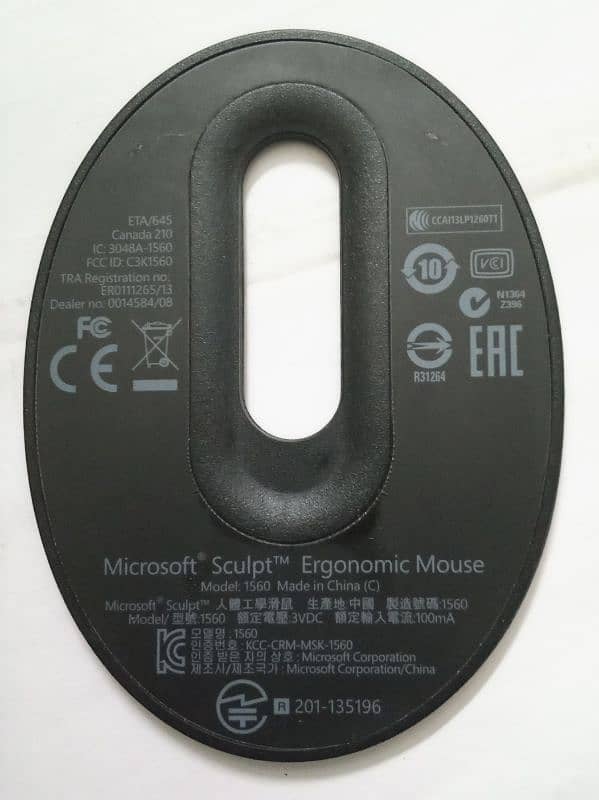 Microsoft Sculpt Ergonomic Mouse 7