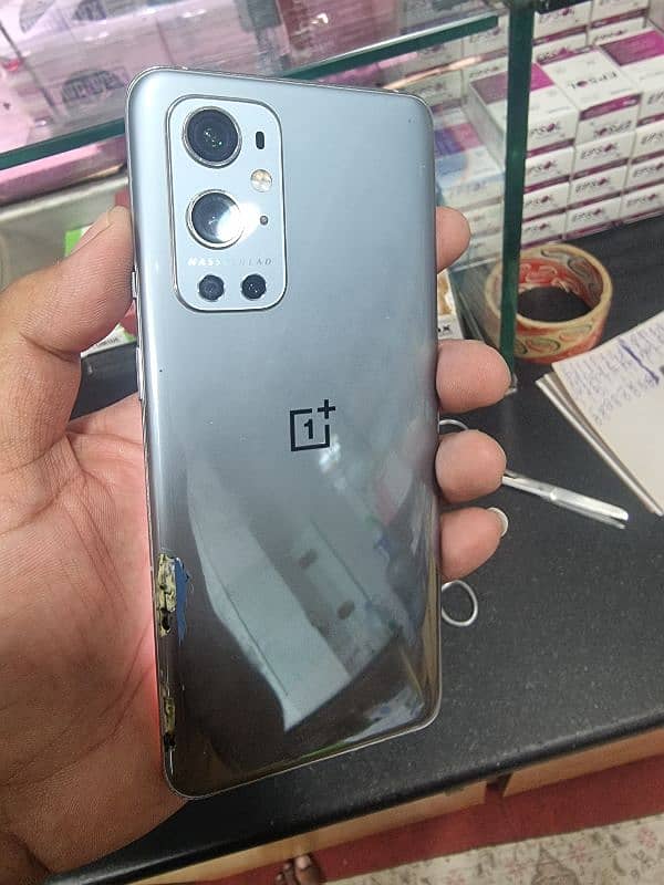 One Plus 9pro 5g dual sim Pta 12/256. 0