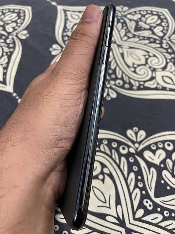 Iphone 11 pro Max 6