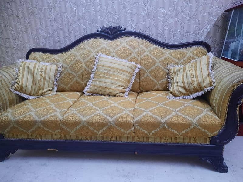 5 seater sofa set with tabel 0