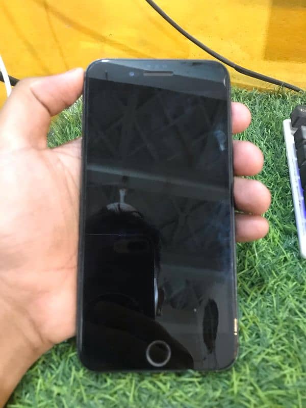 Iphone 8 plus storage 64gb 1