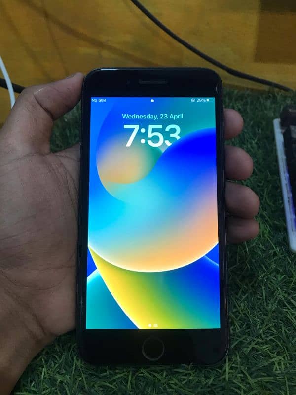 Iphone 8 plus storage 64gb 2