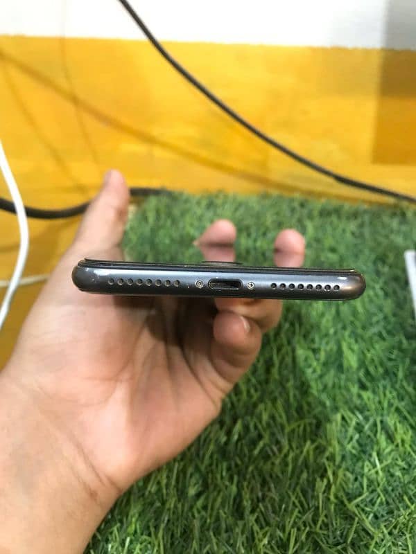 Iphone 8 plus storage 64gb 4