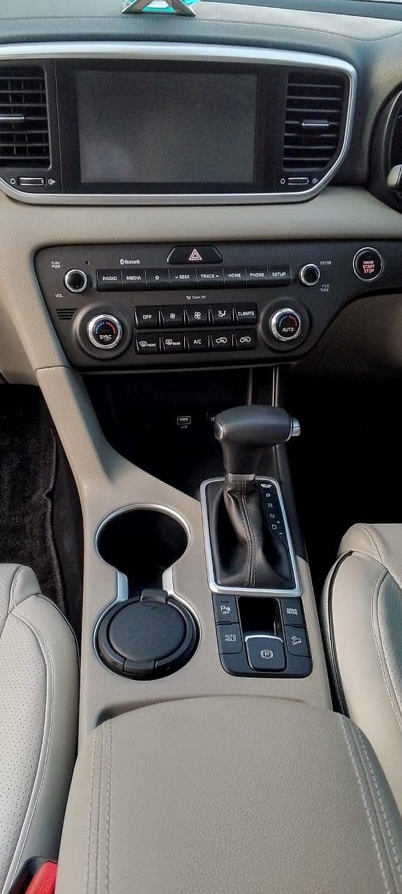 Kia sportage FWD 2024 model btr thn civic,prado,vezel,dfsk 3