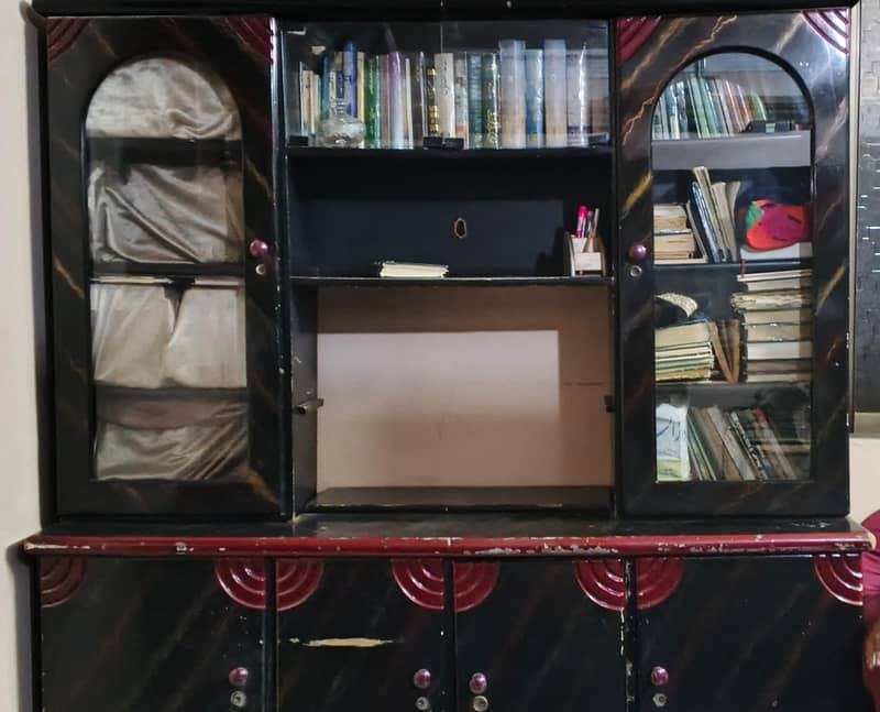 Divider With 4 Cabinets 0
