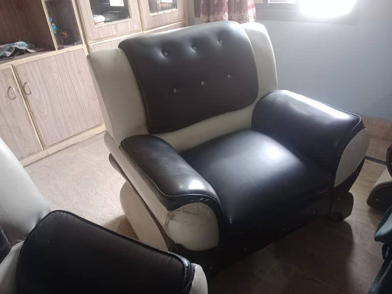 furniture for sale bedroom, sofa set , almari, dressing table , foam 0