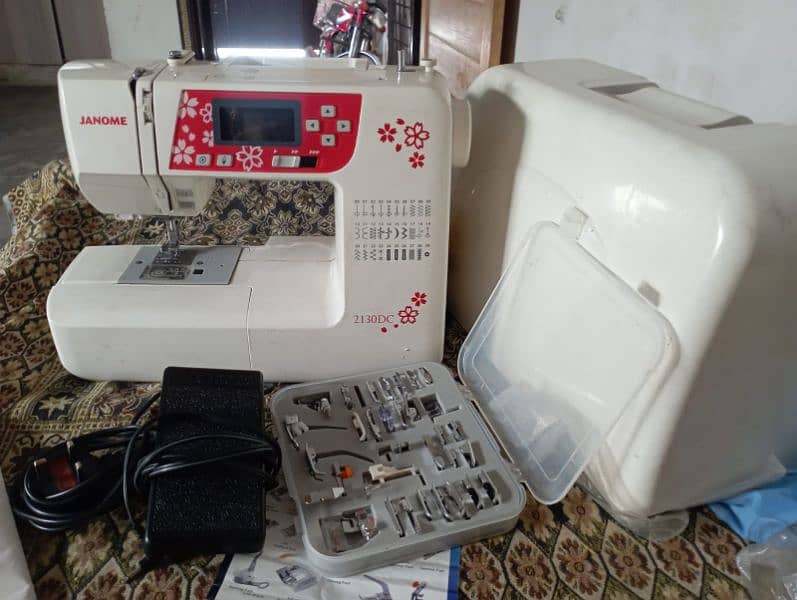 Sewing Machine just like new 2
