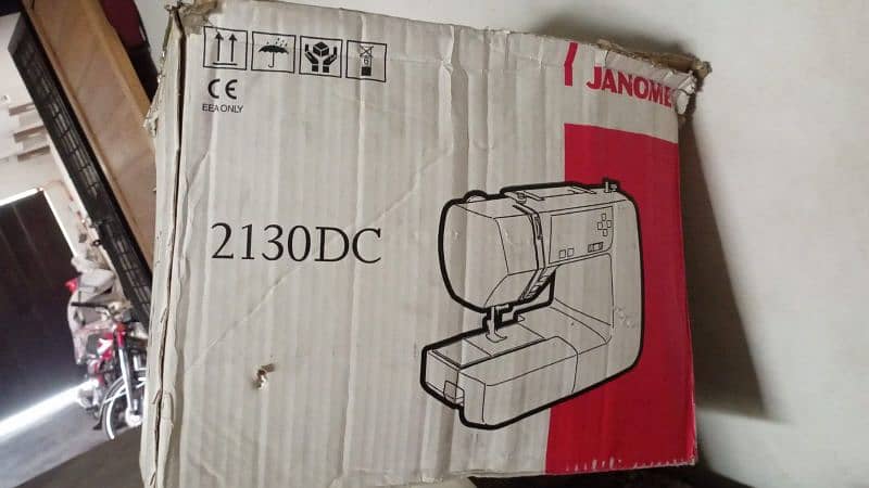 Sewing Machine just like new 3