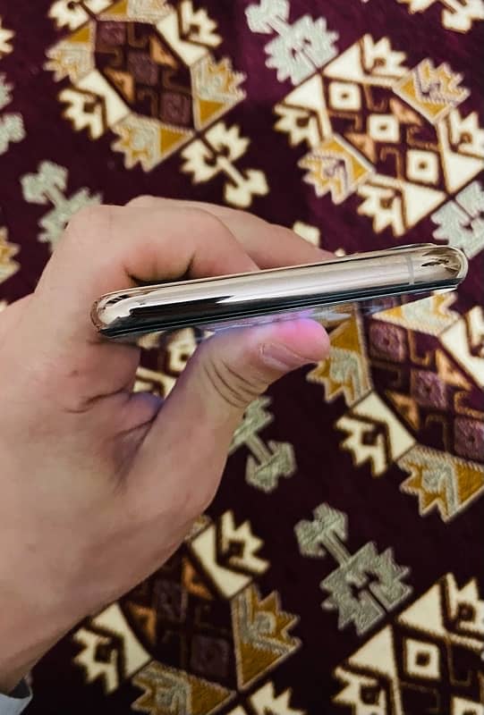 IPhone 11 Pro Max JV 3