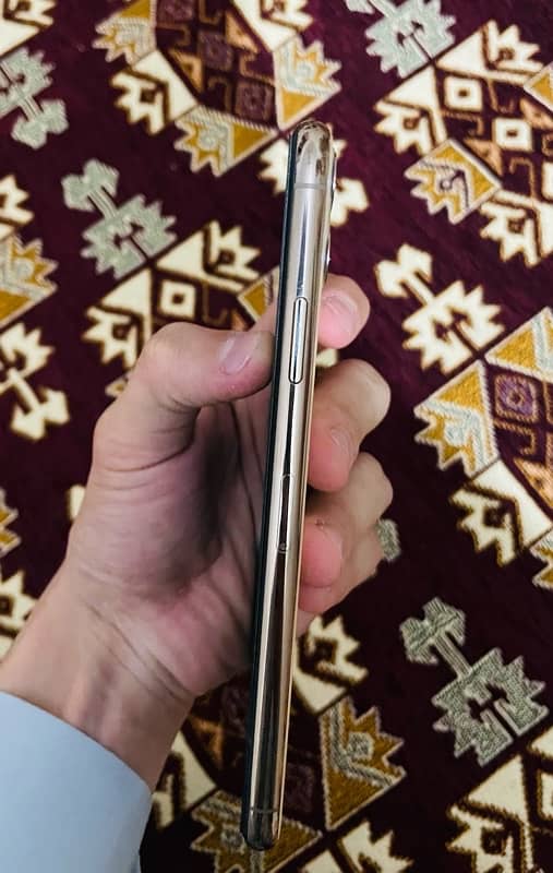 IPhone 11 Pro Max JV 4