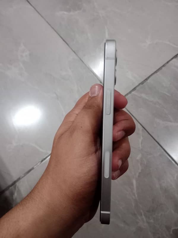 iPhone 12 jv 1