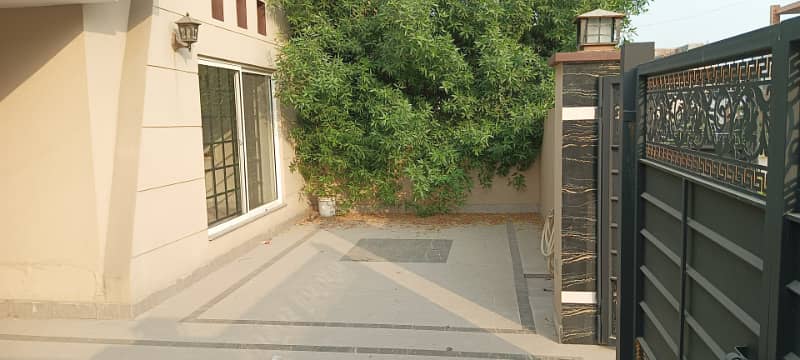 10 MARLA BRAND NEW MODERN HOUSE FOR SALE IN Khayaban E Amin Lahore 2