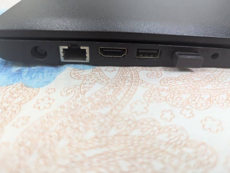 Dell Latitude 3480 11