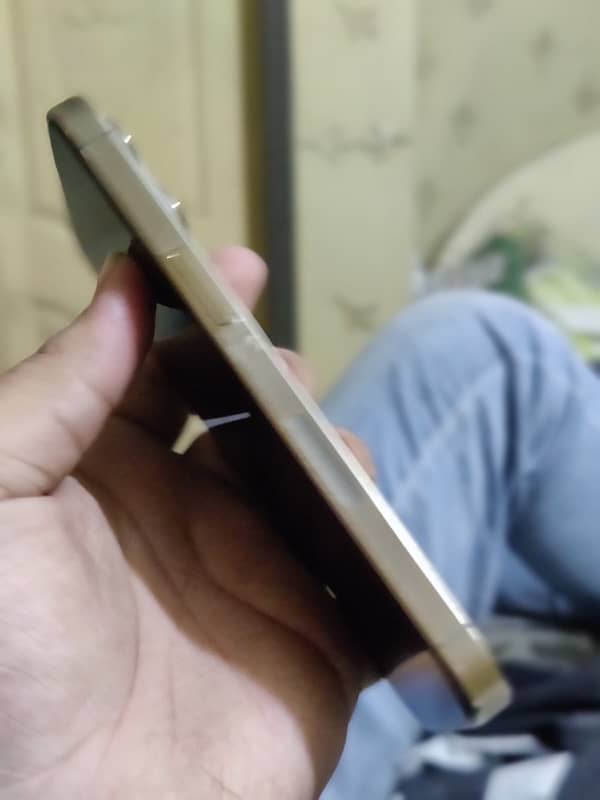 Iphone 13 pro Jv with box and cable 5