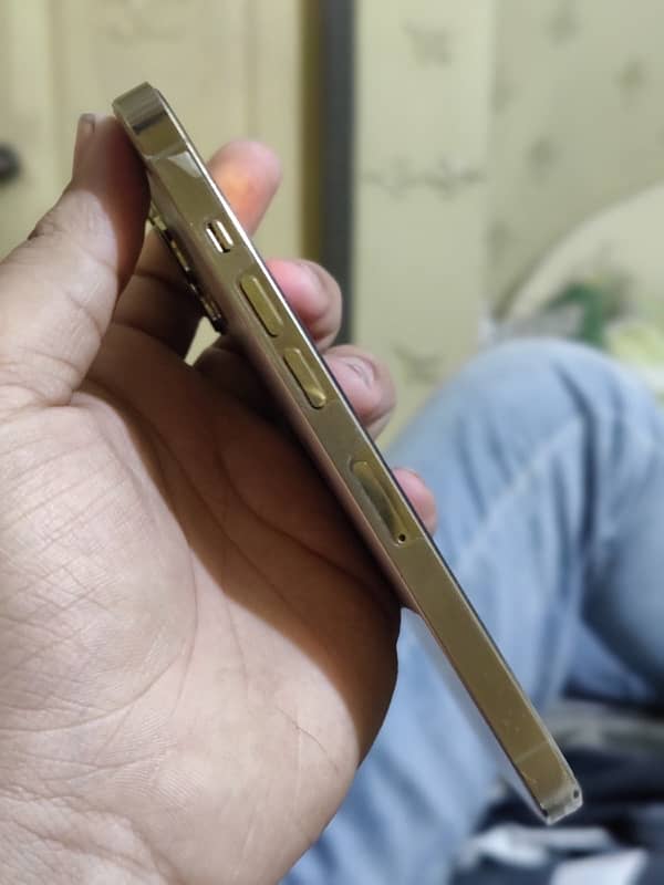 Iphone 13 pro Jv with box and cable 6