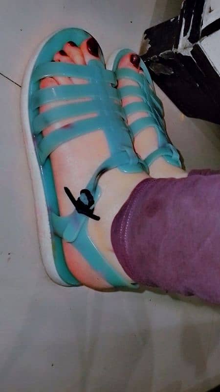 preloved jelly sandals 0