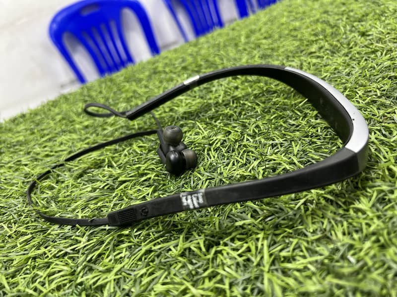 Jabra handfree neckband with mike 1