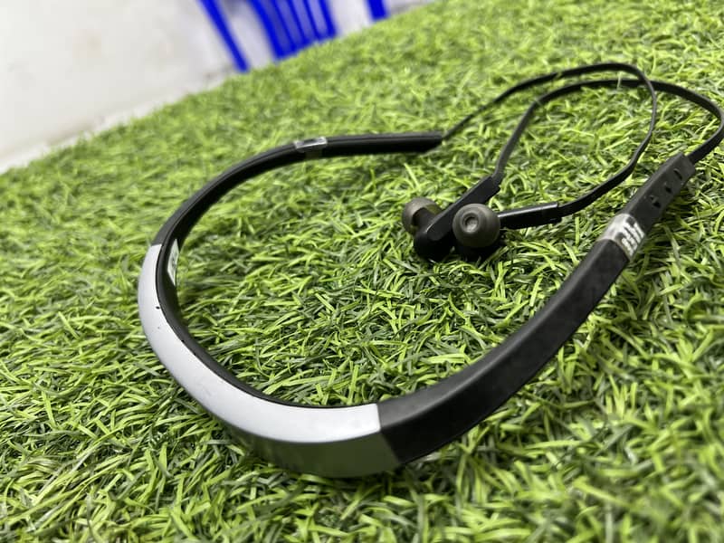 Jabra handfree neckband with mike 3