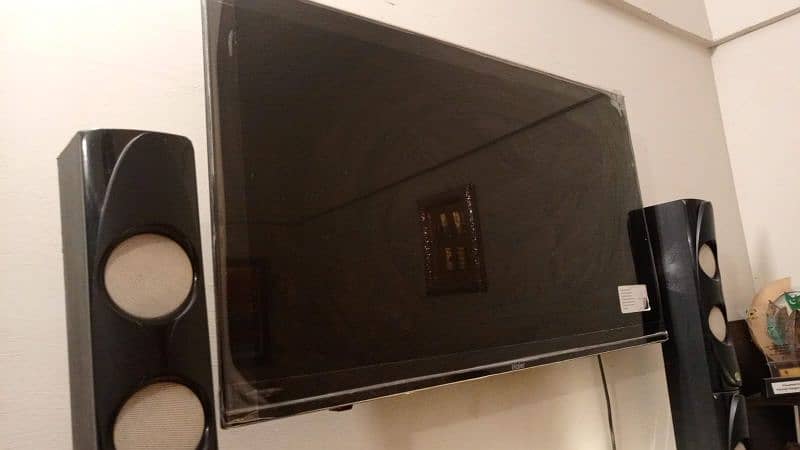Smart Led Almost New H40K66FG PLUS Original No Copy No Replica 0